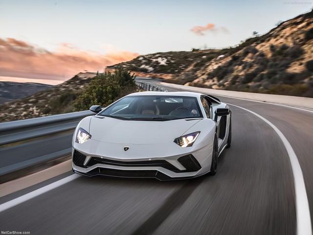 aventador兰博基尼？兰博基尼大牛roadster