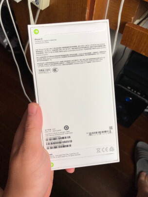 Apple iPhone 13值得入手吗？连配件都没有？